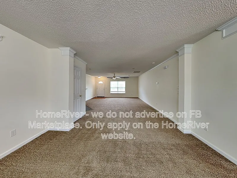 3 bed, 3.0 bath, 2364 sqft, $1,895 — Photo 3