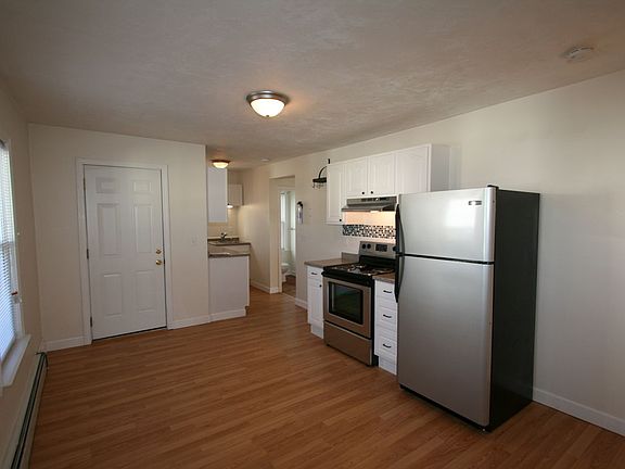 Kitchen (Wide Angle)