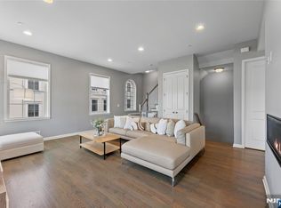 289 Bradley Dr, Wood Ridge, NJ 07075