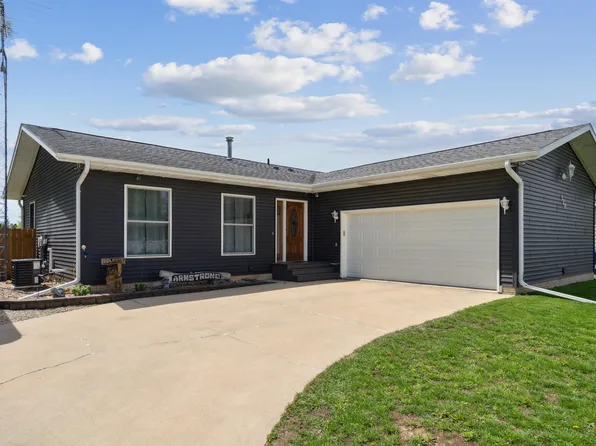 320 E Weare St, Clarksville, IA 50619