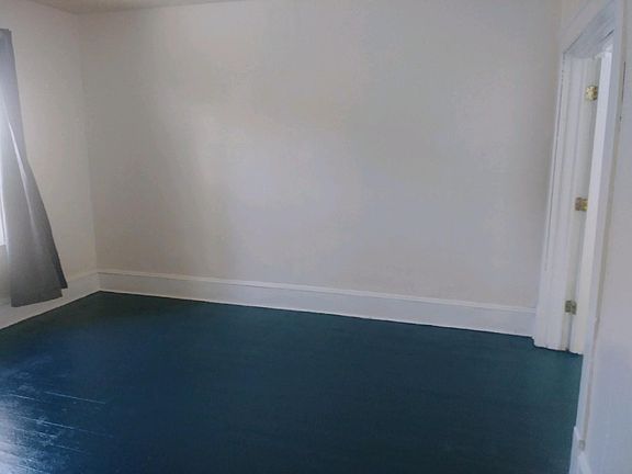 3rd image of 4827 Dakota Ave #1