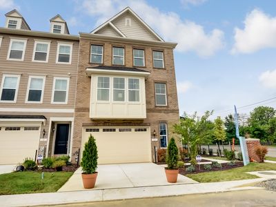 2 Enclave Ct, Annapolis, MD, 21403