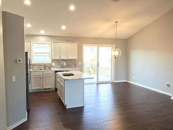 3rd image of 2953 Stonewood St NW