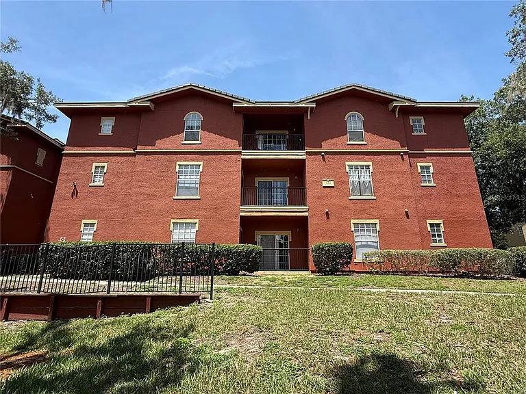 122 Vista Verdi Cir #324 — Photo 1