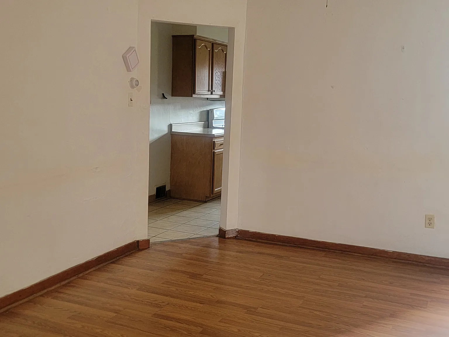 5 bed, 1985 sqft, $4,250 — Photo 2