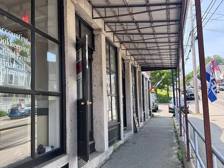 2 Main St — Photo 3