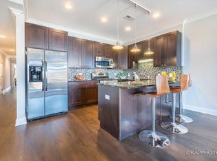 21 N Bishop St APT 3, Chicago, IL 60607