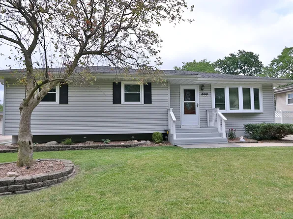 815 Tyler Ave, Dyer, IN 46311