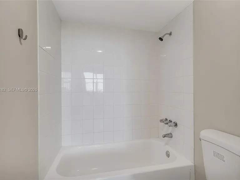 1300 NE Miami Gardens Dr #714E — Photo 25