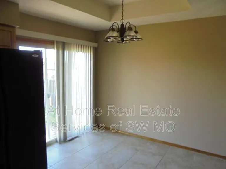 3724 W Ridgeway St — Photo 5