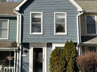 1624 Poplar Grove Dr, Reston, VA 20194