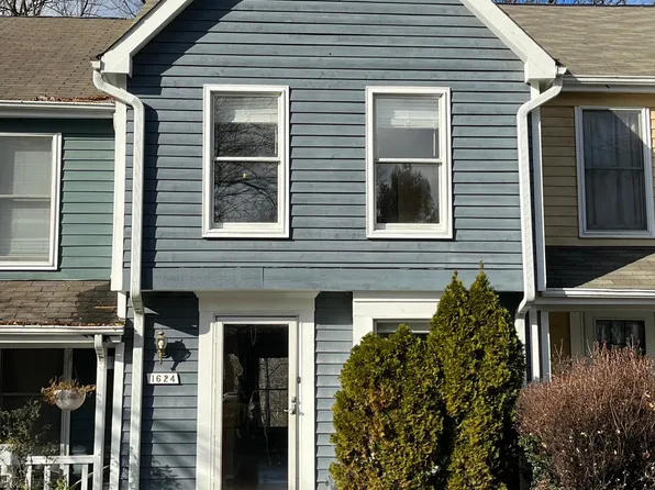 1624 Poplar Grove Dr, Reston, VA 20194