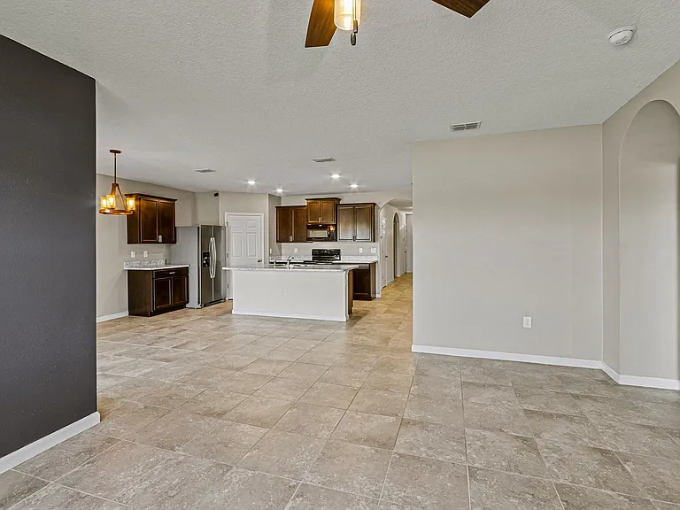 465 Sorrento Dr — Photo 16