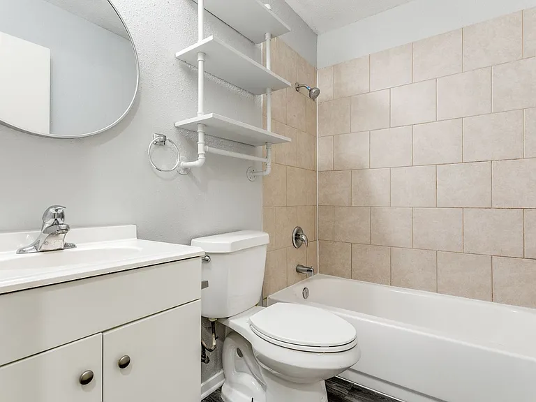 13226 Chesterton Dr — Photo 21