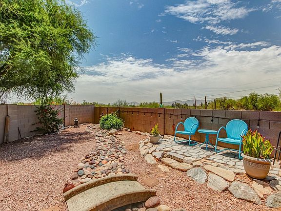 5th image of 440 E Wine Plum Dr