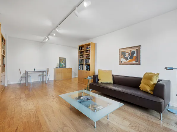 1725 York Avenue image 2 of 5