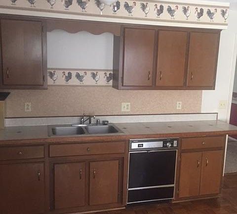 4th image of 1662 Highview Cir