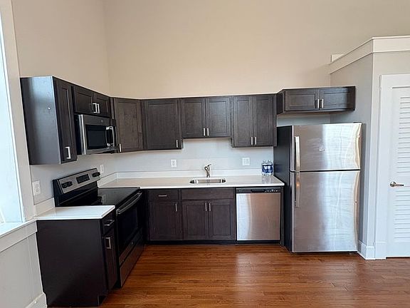 3rd image of 3100 Greenmount Ave Unit 4