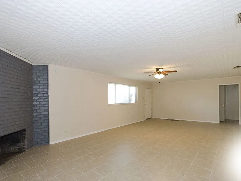 4422 Bowie St — Photo 8