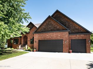 1201 Russet, Grand Forks, ND 58201