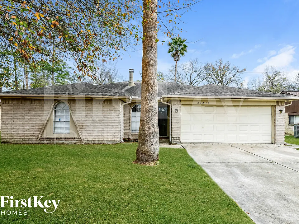 22234 Waynegate Dr