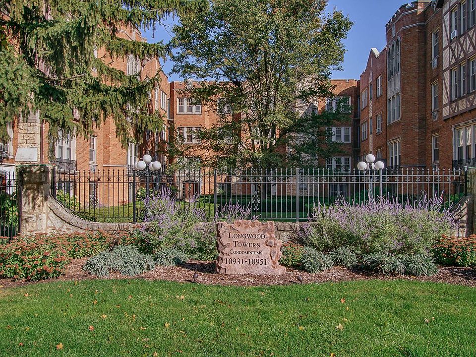 1st image of 10937 S Longwood Dr APT 1