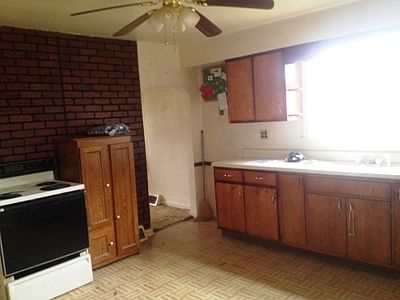 3rd image of 1243 Holly St