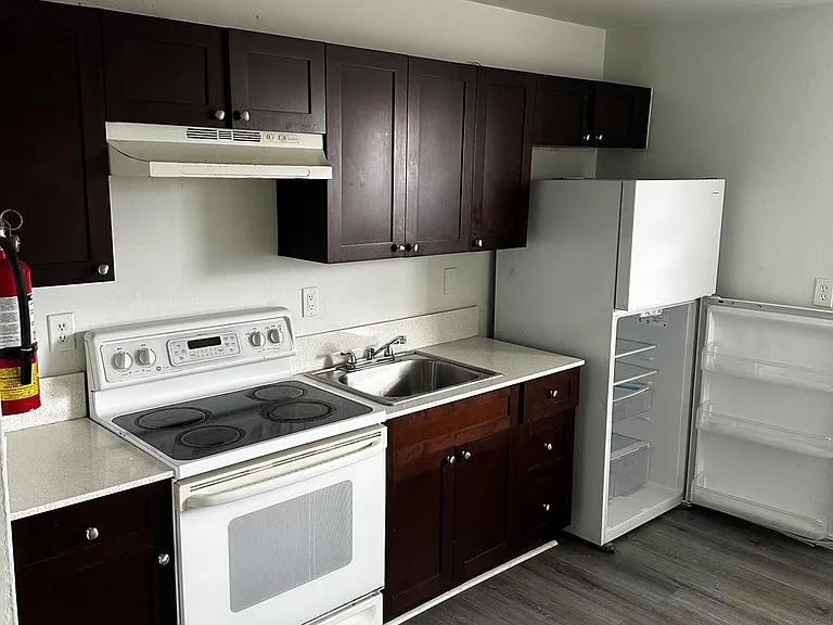 1120 N Sapodilla Ave #4 — Photo 8