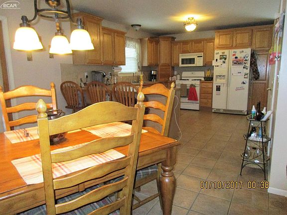 4th image of 4040 Moulton Dr