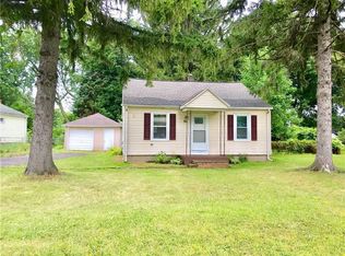 96 Terrel Dr, Webster, NY 14580