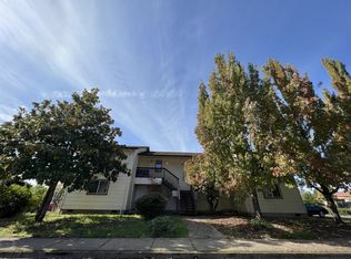196 S 59th St #C, Springfield, OR 97478