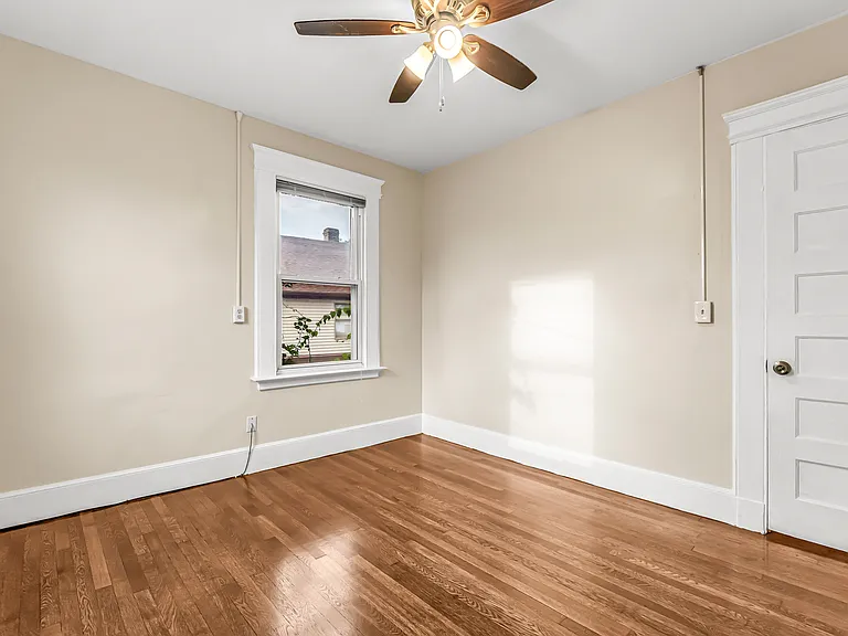 1035 Dixwell Ave — Photo 27