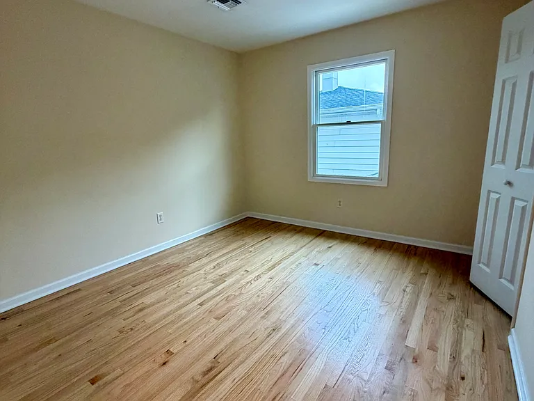 65 Linden St #2 — Photo 12