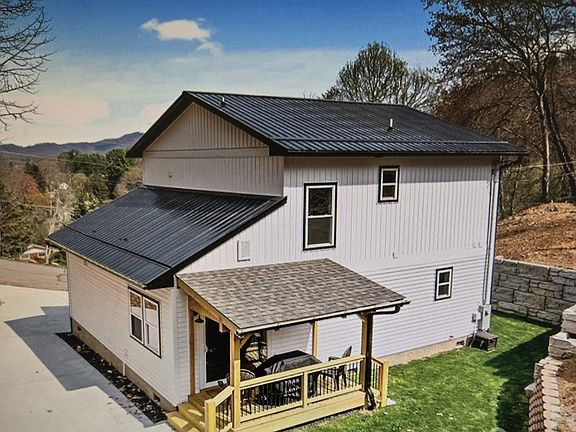 2nd image of 321 Park Dr