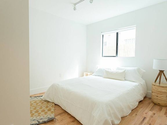 3rd image of 306 N Bonnie Brae St APT 7