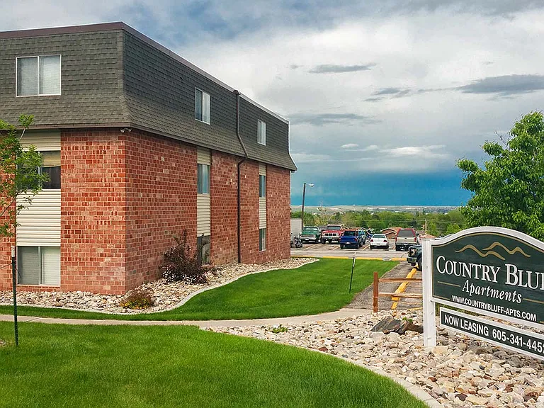 Country Bluff Apartments — Photo 30