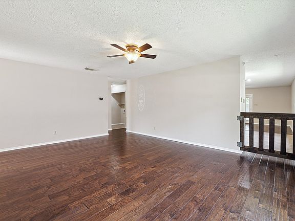 4th image of 3305 Baldwin Park