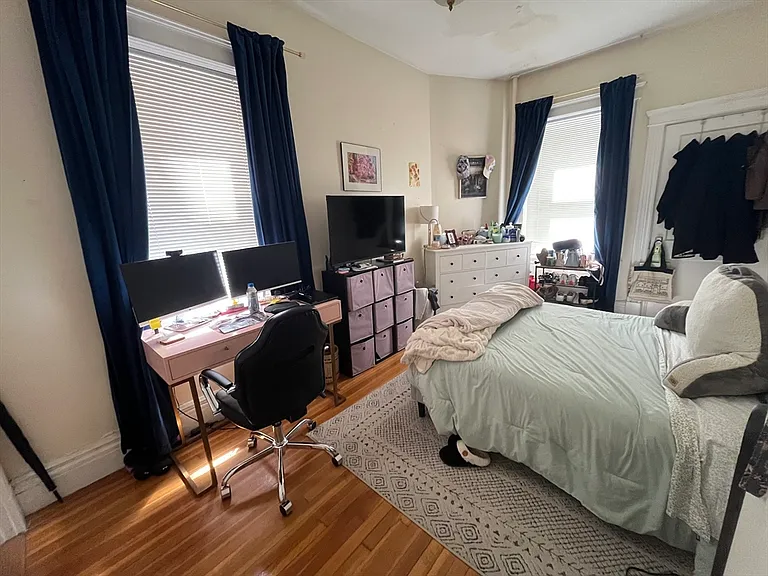 1033 Beacon St #1 — Photo 25