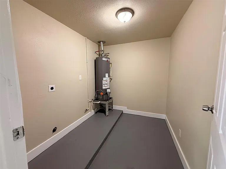 216 Bearle St — Photo 11
