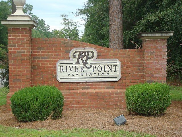 2nd image of 705 River Chase Ln