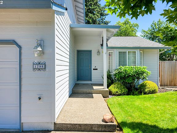 2nd image of 1796 SE 52nd Ave