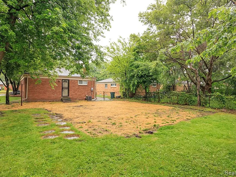 24270 Scotia Rd — Photo 22