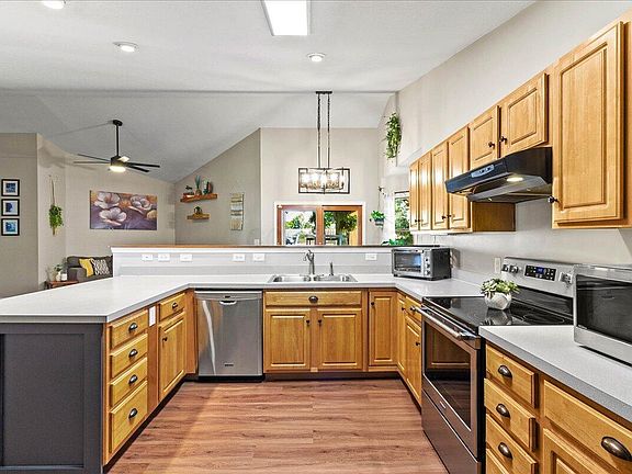 5th image of 1221 Woodline Dr