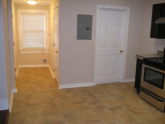 5th image of 1106 Avenue K