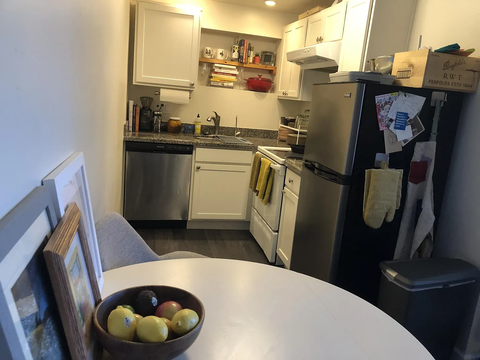Studio, 400 sqft, $950 — Photo 3