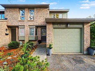 710 Coronation Ave #10, Ottawa, ON K1G 4G7