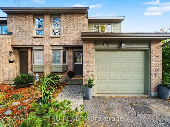 710 Coronation Ave #10, Ottawa, ON K1G 4G7