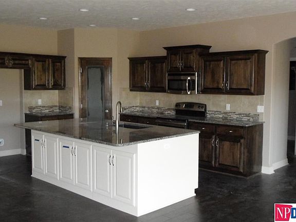 3rd image of 6514 N 158th St
