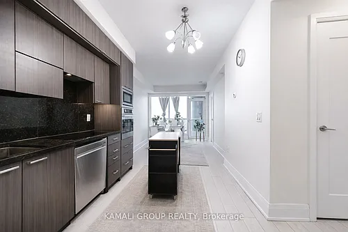 120 Harrison Garden Blvd #621 Photo 1