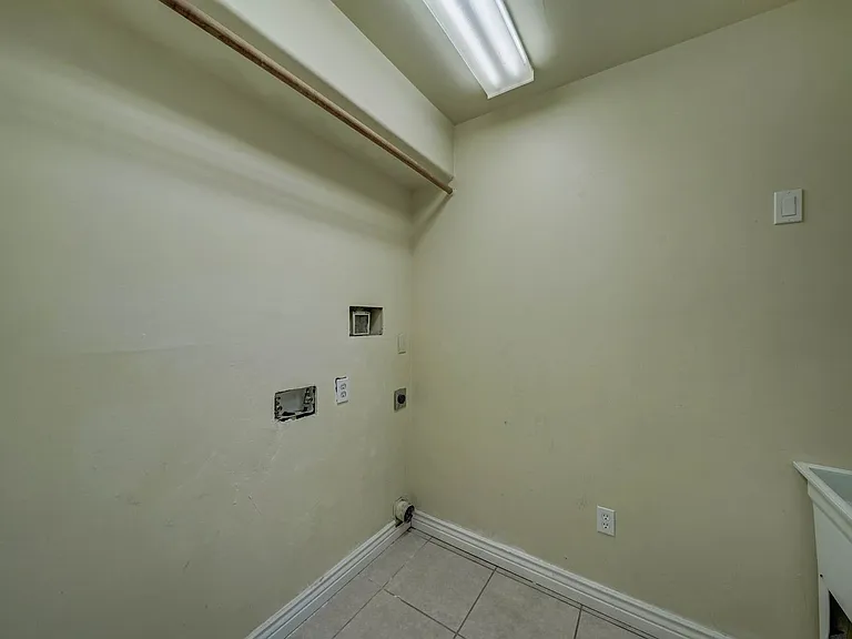 2133 W Morten Ave — Photo 16